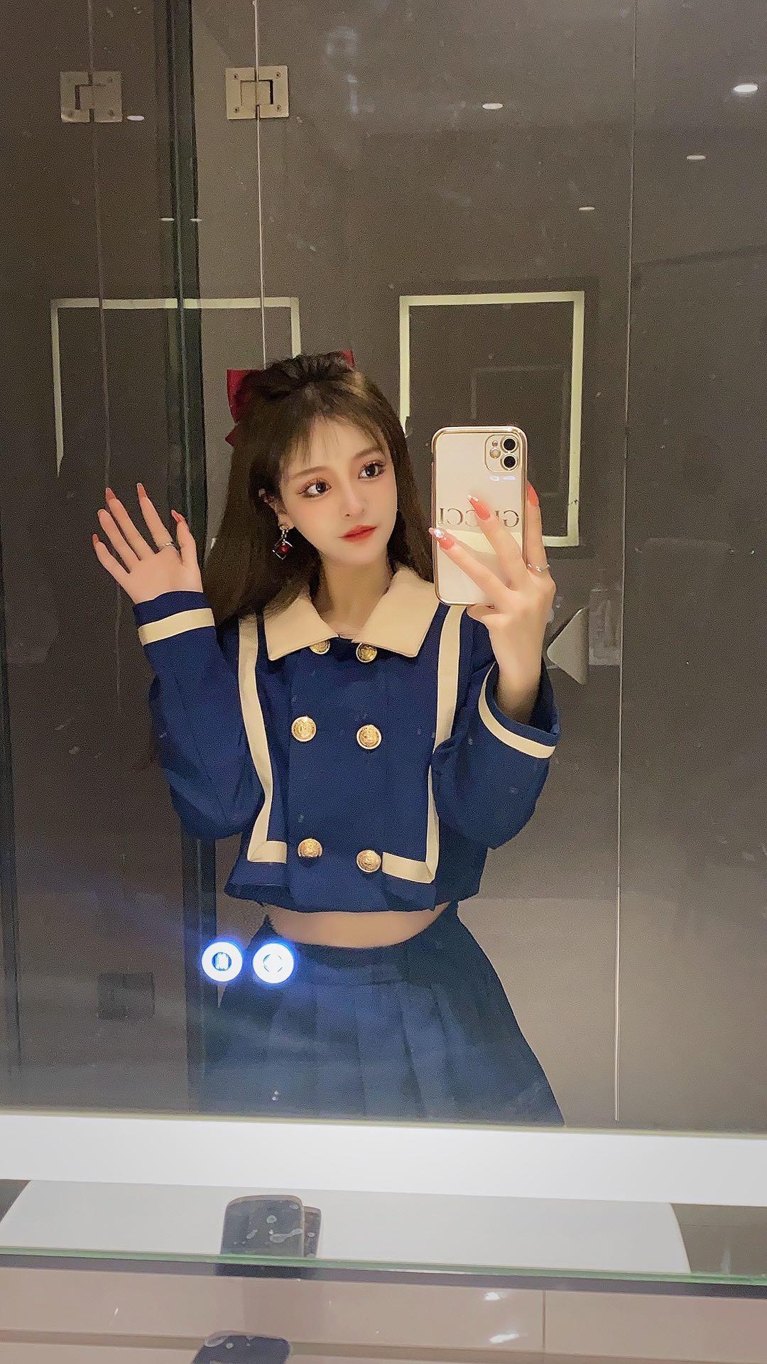 昨天颜值身材都好的兼职小妹子，抱起来草感觉爽翻